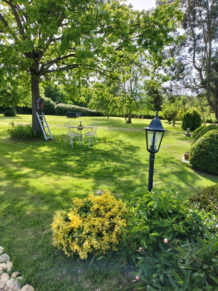Le Clos Lauradiere Cormeilles  Екстериор снимка